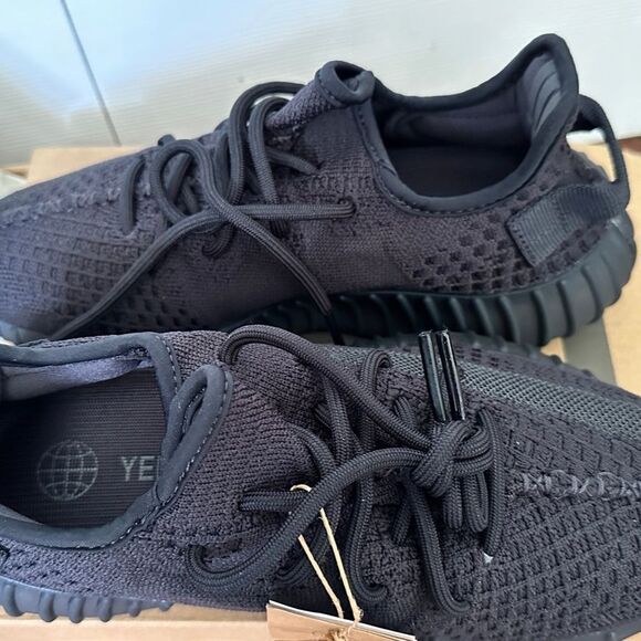 Yeezy Boost 350 - Picture 5 of 5